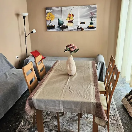Semesterbostad Cozy Traditional Stone House - 8 Min To Sandy Beach - Free Parking *