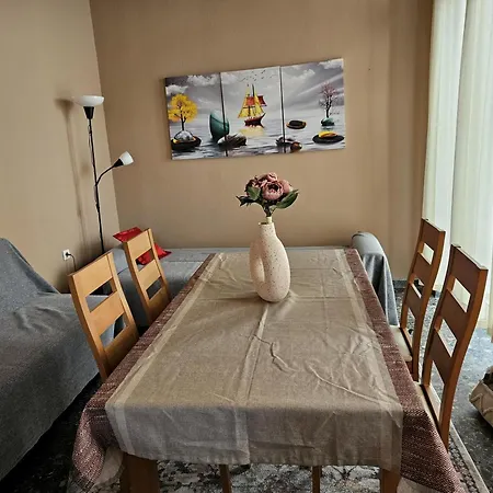 Дом отдыха Traditional Stone House 100sqm - 8min Drive To Sandy *