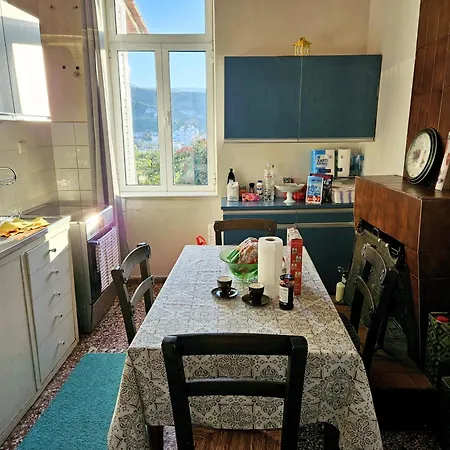 Semesterbostad Cozy Traditional Stone House - 8 Min To Sandy Beach - Free Parking *