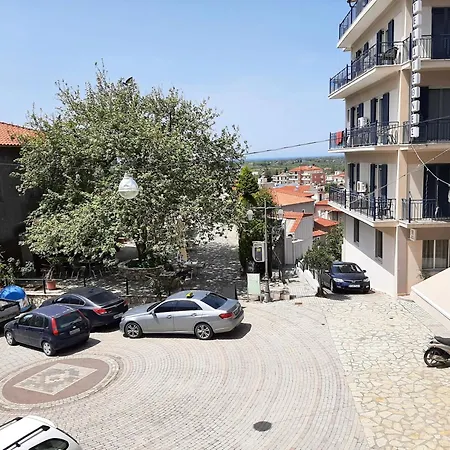 Semesterbostad Cozy Traditional Stone House - 8 Min To Sandy Beach - Free Parking
