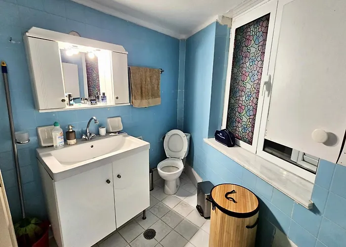 Traditional Stone House 100sqm - 8min Drive To Sandy *