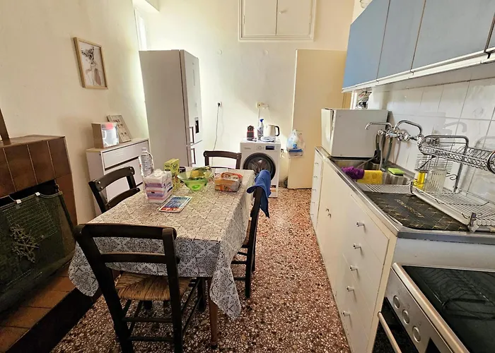 Traditional Stone House 100sqm - 8min Drive To Sandy *